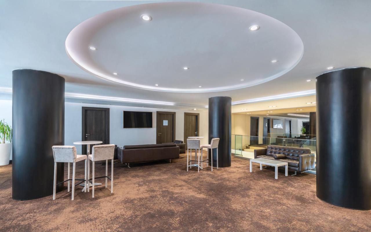 Radisson Hotel Sfax Exterior foto The lounge at the airport
