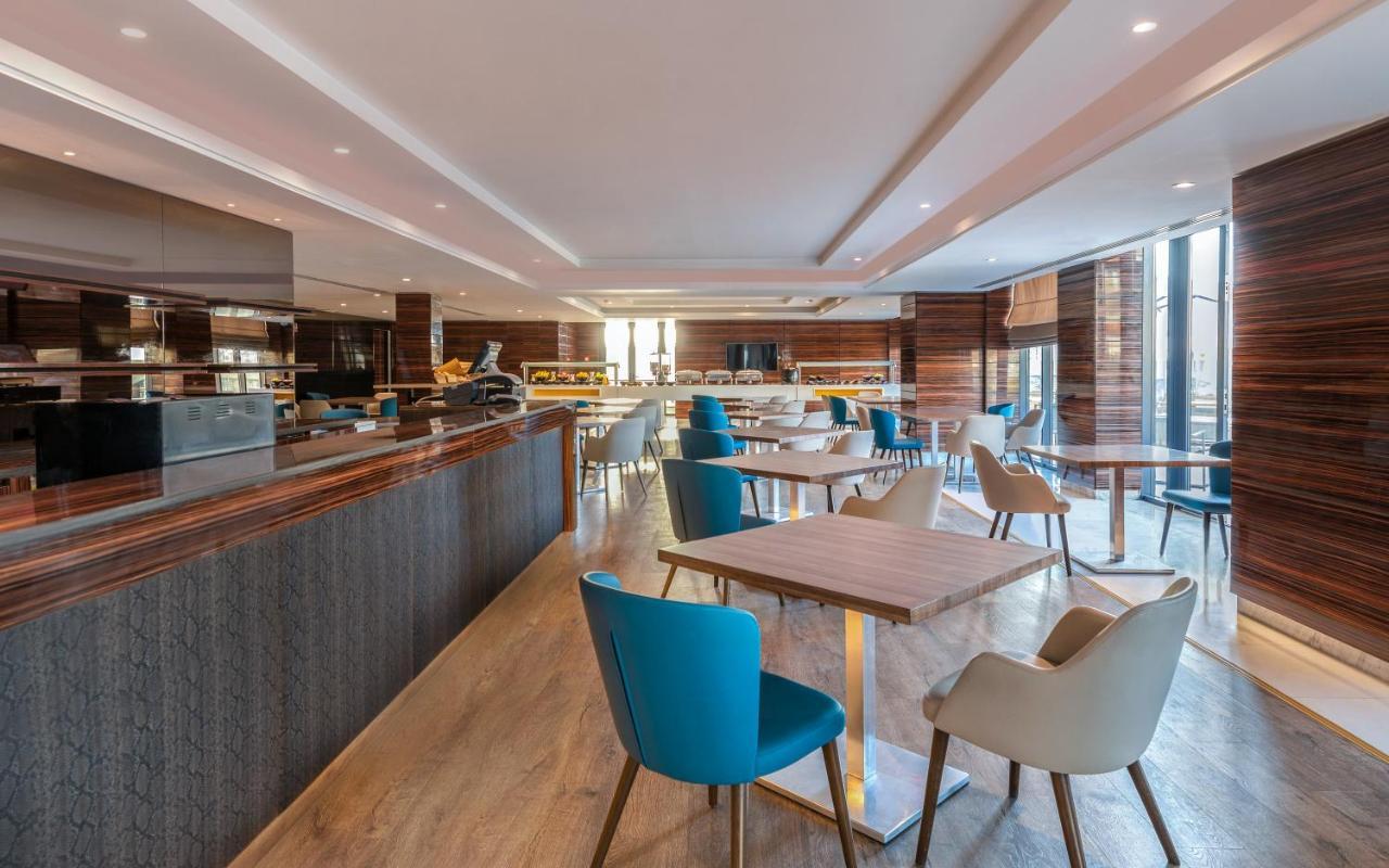 Radisson Hotel Sfax Exterior foto The lounge at the airport